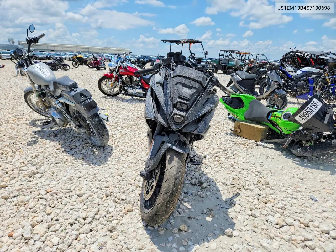 2025 Suzuki Gsx800 F VIN: JS1EM13B4S7100698 Lot: 57546796