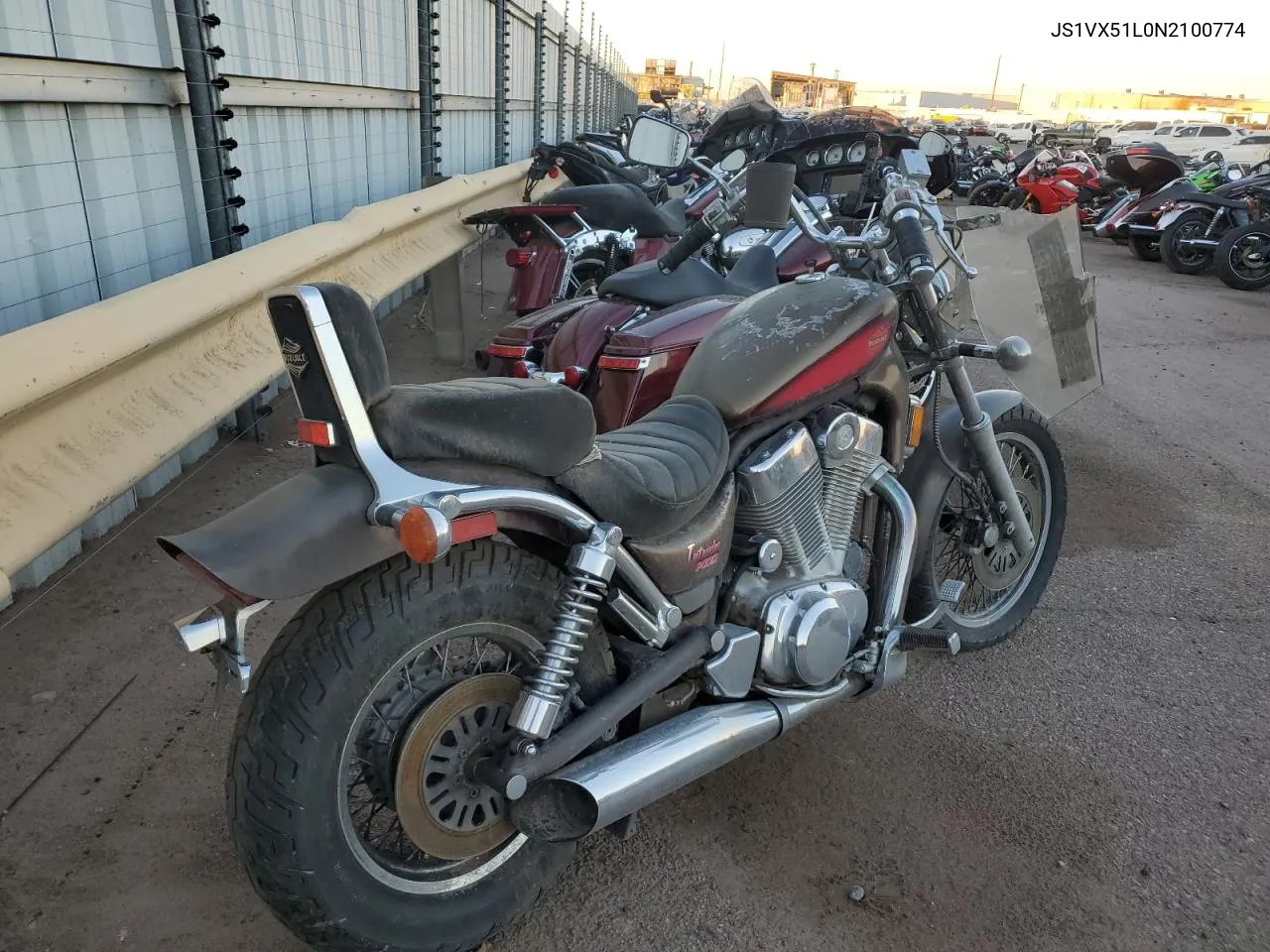 1992 Suzuki Vs1400 Glp VIN: JS1VX51L0N2100774 Lot: 43264685
