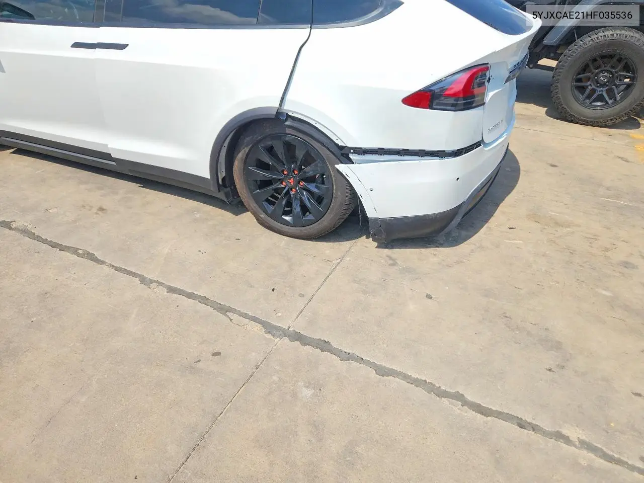 2017 Tesla Model X VIN: 5YJXCAE21HF035536 Lot: 55582066