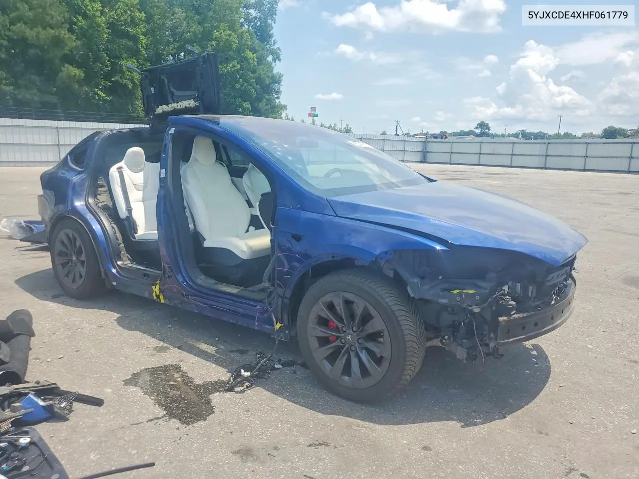 2017 Tesla Model X VIN: 5YJXCDE4XHF061779 Lot: 58942616