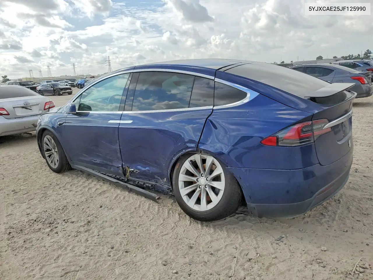 2018 Tesla Model X VIN: 5YJXCAE25JF125990 Lot: 57560206