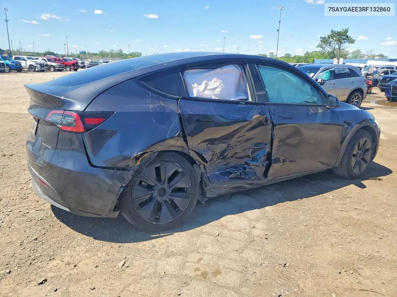 2024 Tesla Model Y VIN: 7SAYGAEE3RF132860 Lot: 53997976