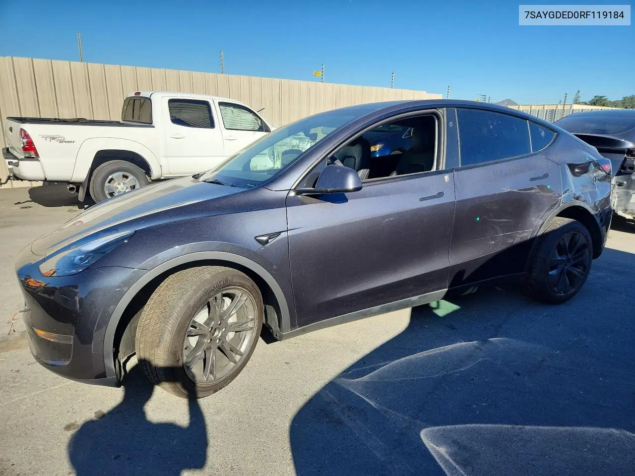 2024 Tesla Model Y VIN: 7SAYGDED0RF119184 Lot: 57027566