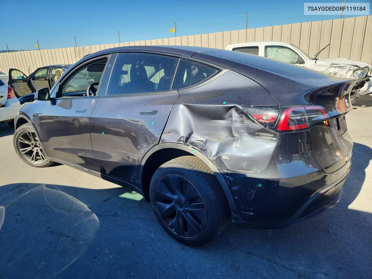 2024 Tesla Model Y VIN: 7SAYGDED0RF119184 Lot: 57027566