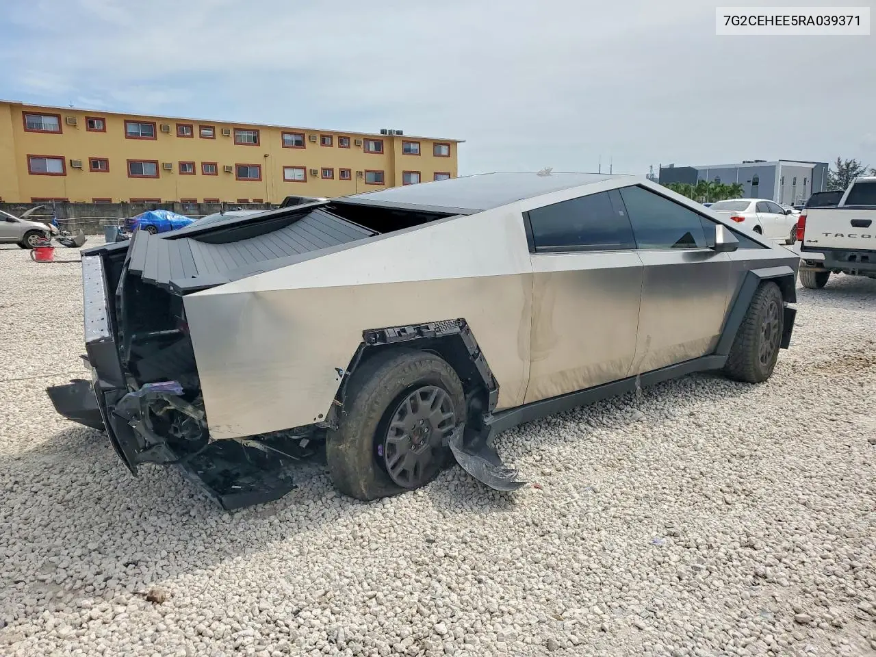 2024 Tesla Cybertruck VIN: 7G2CEHEE5RA039371 Lot: 57701576
