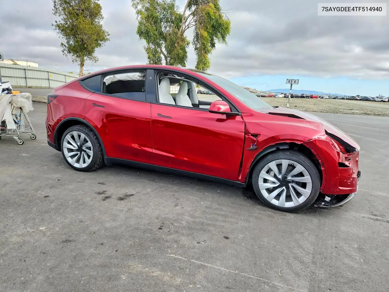 2026 Tesla Model Y VIN: 7SAYGDEE4TF514940 Lot: 57891316