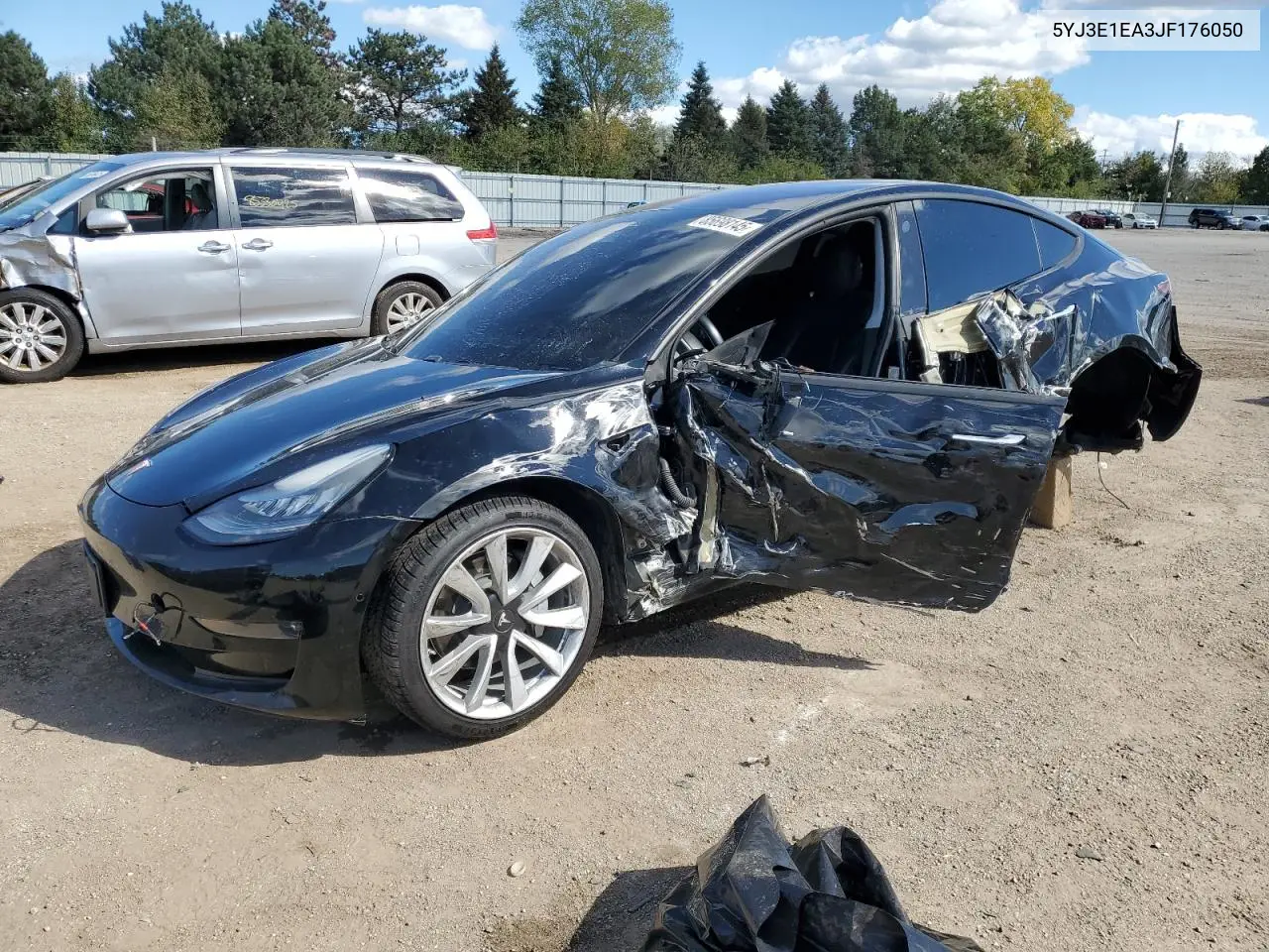5YJ3E1EA3JF176050 2018 Tesla Model 3