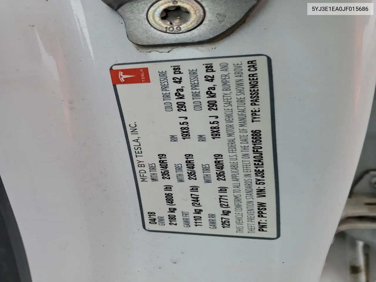 5YJ3E1EA0JF015686 2018 Tesla Model 3