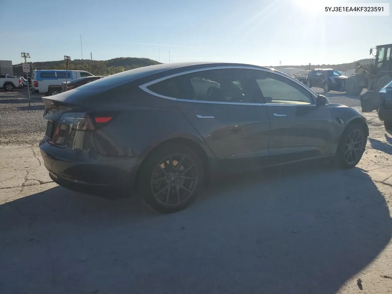 5YJ3E1EA4KF323591 2019 Tesla Model 3