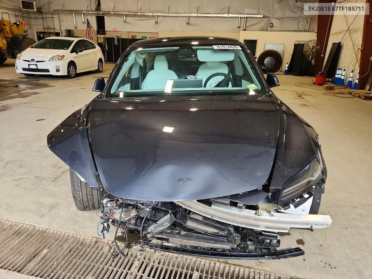 2026 Tesla Model 3 VIN: 5YJ3E1EA7TF185711 Lot: 61914426