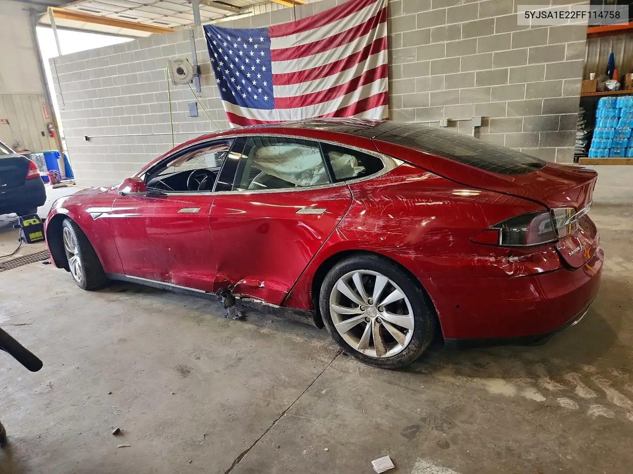 2015 Tesla Model S VIN: 5YJSA1E22FF114758 Lot: 51891846