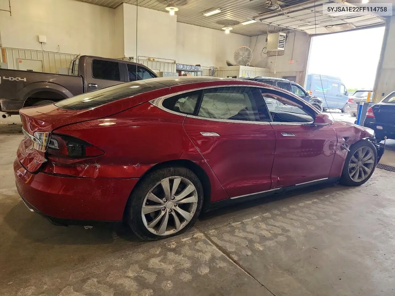 2015 Tesla Model S VIN: 5YJSA1E22FF114758 Lot: 51891846