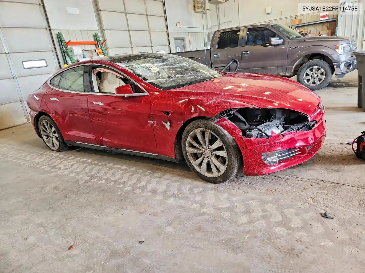 2015 Tesla Model S VIN: 5YJSA1E22FF114758 Lot: 51891846