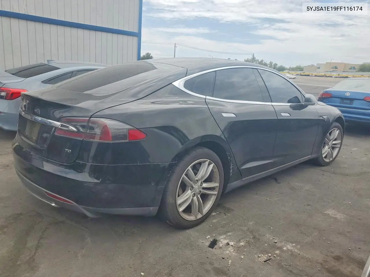 2015 Tesla Model S VIN: 5YJSA1E19FF116174 Lot: 60688126