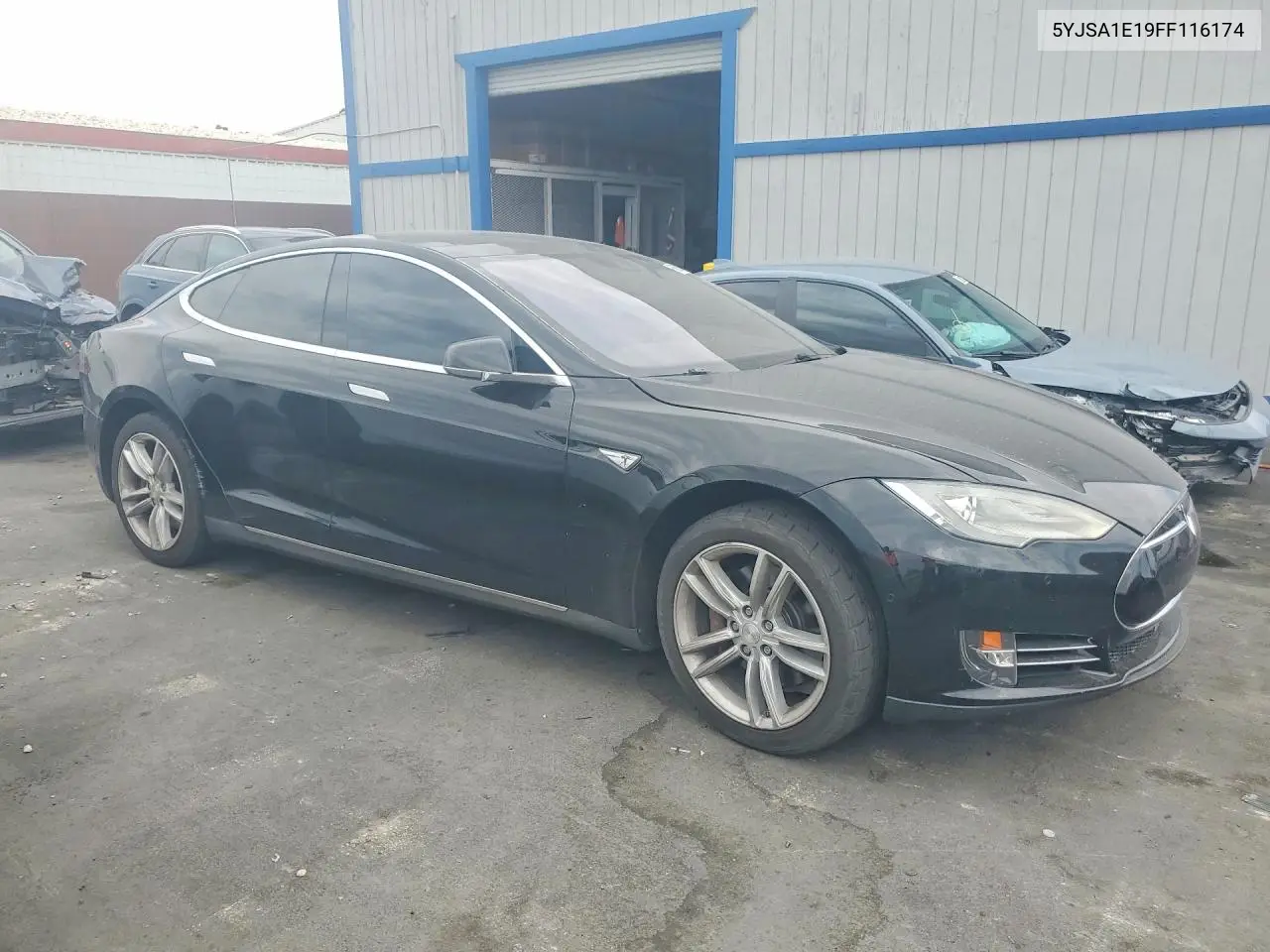 2015 Tesla Model S VIN: 5YJSA1E19FF116174 Lot: 60688126