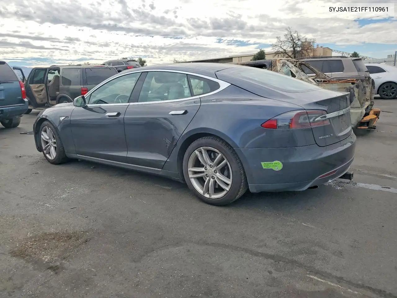 2015 Tesla Model S VIN: 5YJSA1E21FF110961 Lot: 61018656