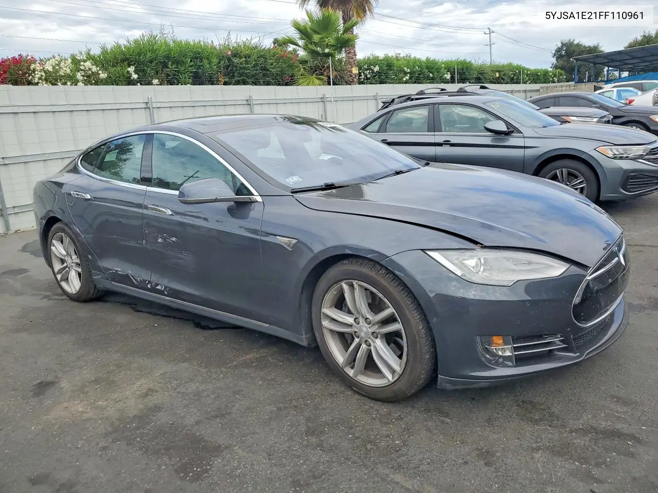 2015 Tesla Model S VIN: 5YJSA1E21FF110961 Lot: 61018656