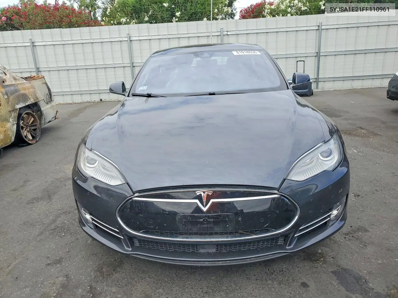 2015 Tesla Model S VIN: 5YJSA1E21FF110961 Lot: 61018656