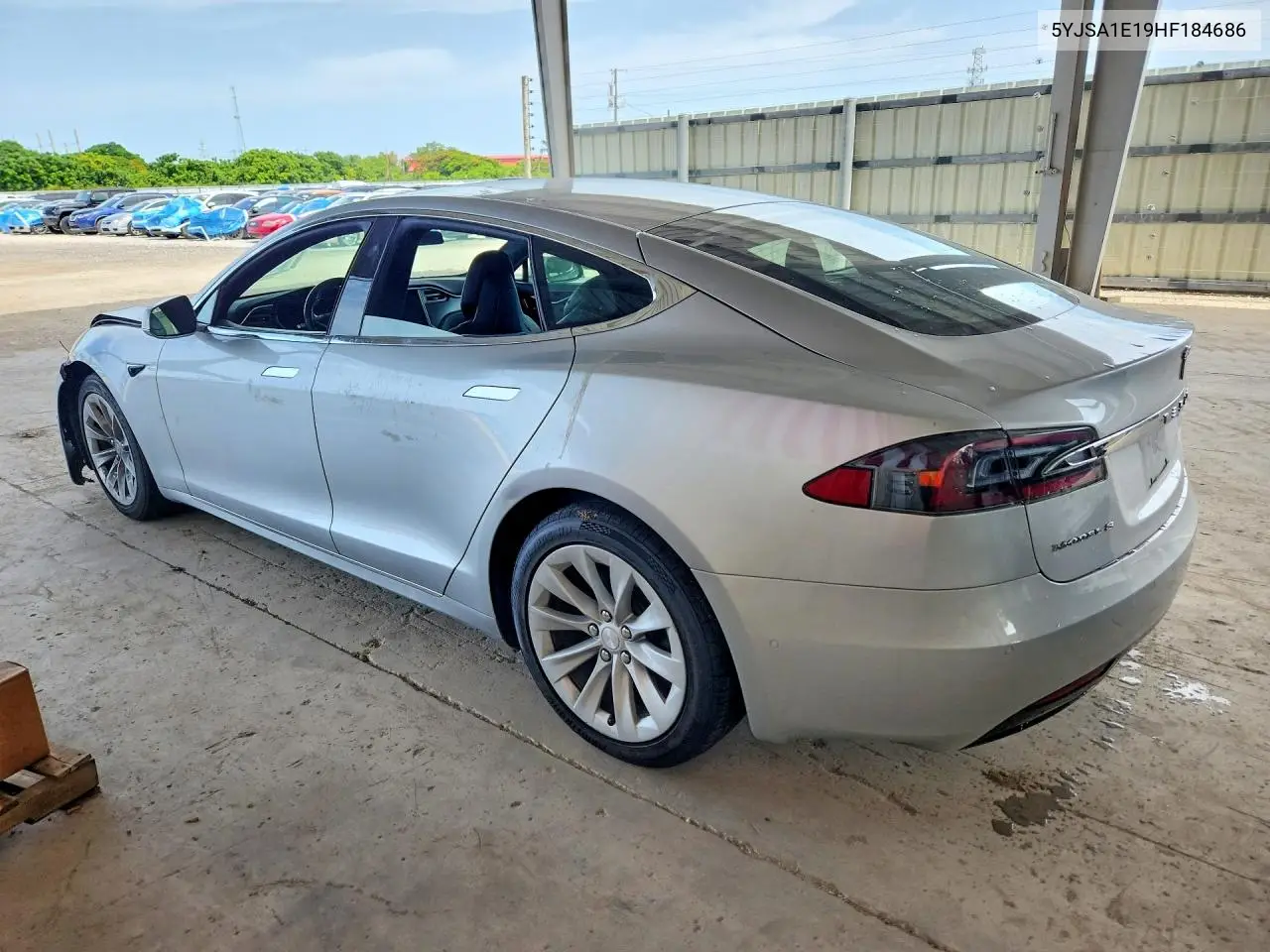 2017 Tesla Model S VIN: 5YJSA1E19HF184686 Lot: 61179396