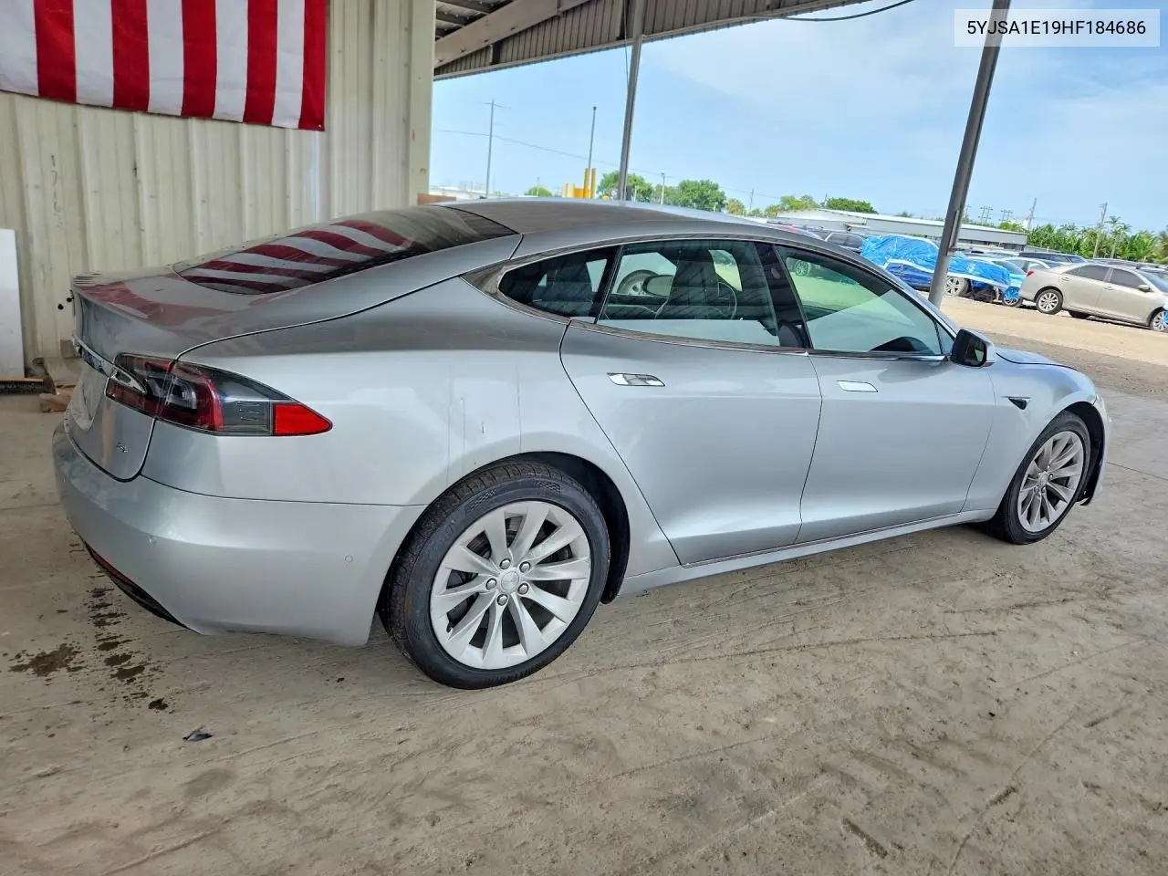 2017 Tesla Model S VIN: 5YJSA1E19HF184686 Lot: 61179396