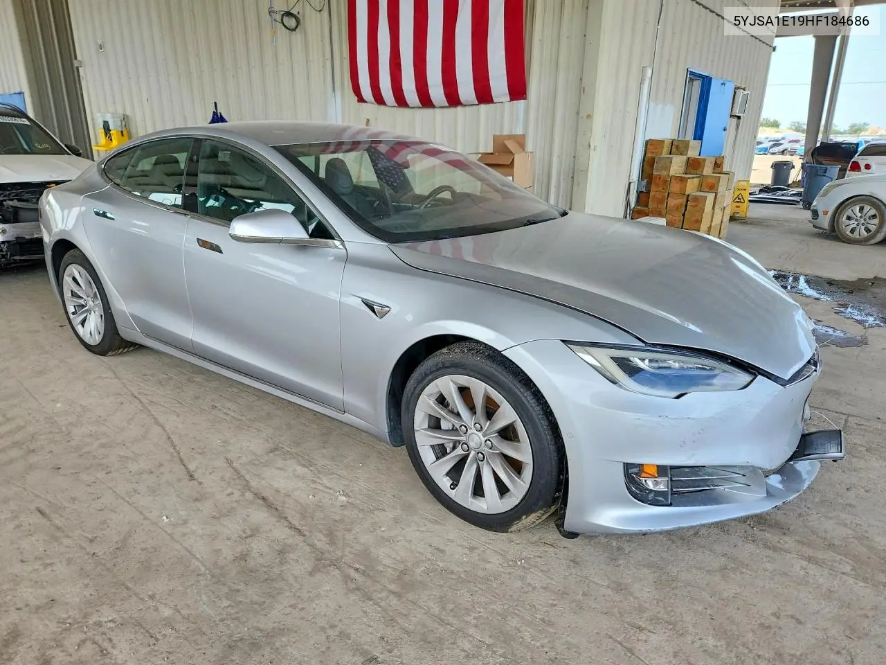 2017 Tesla Model S VIN: 5YJSA1E19HF184686 Lot: 61179396