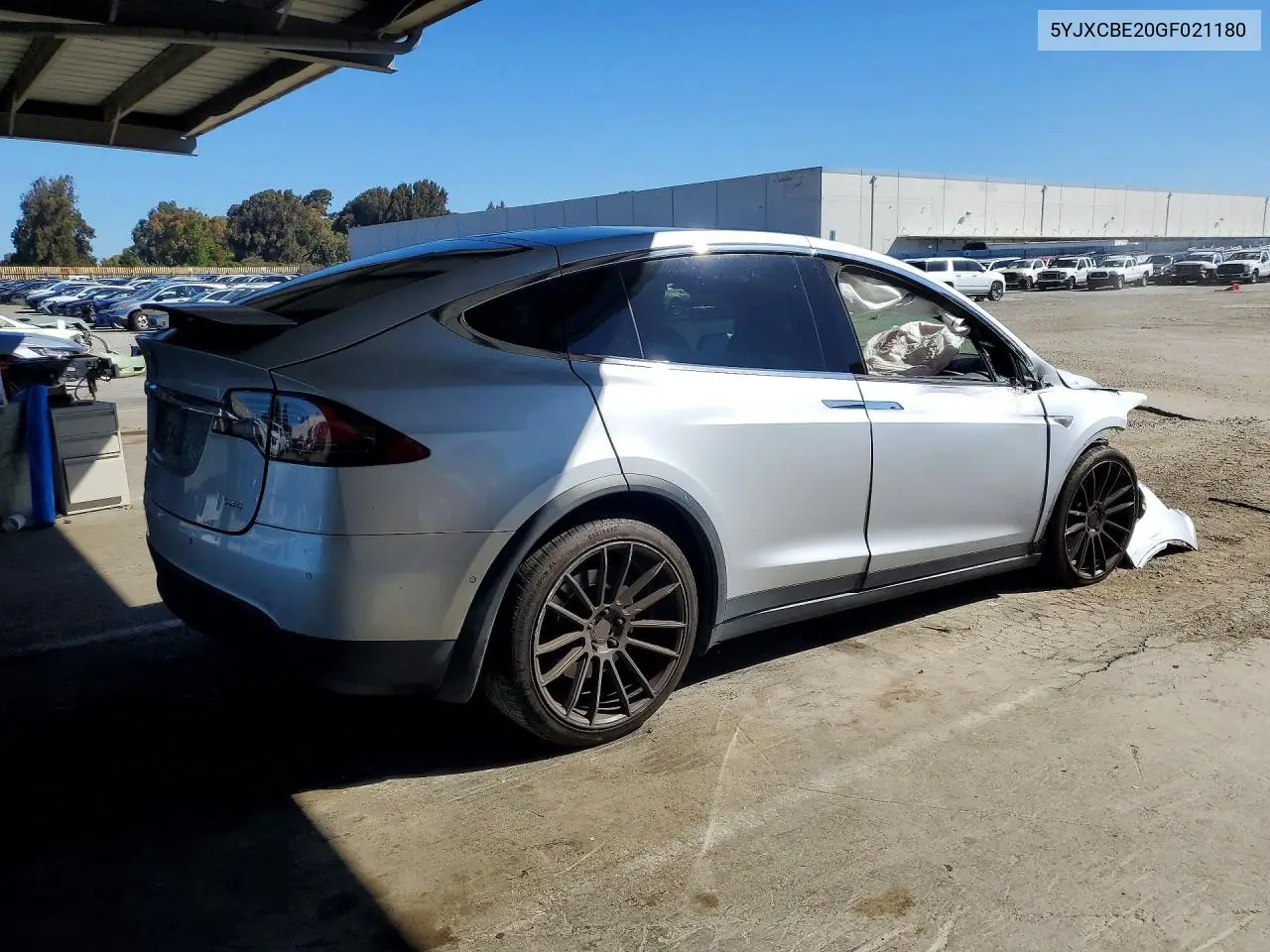 2016 Tesla Model X VIN: 5YJXCBE20GF021180 Lot: 57016366