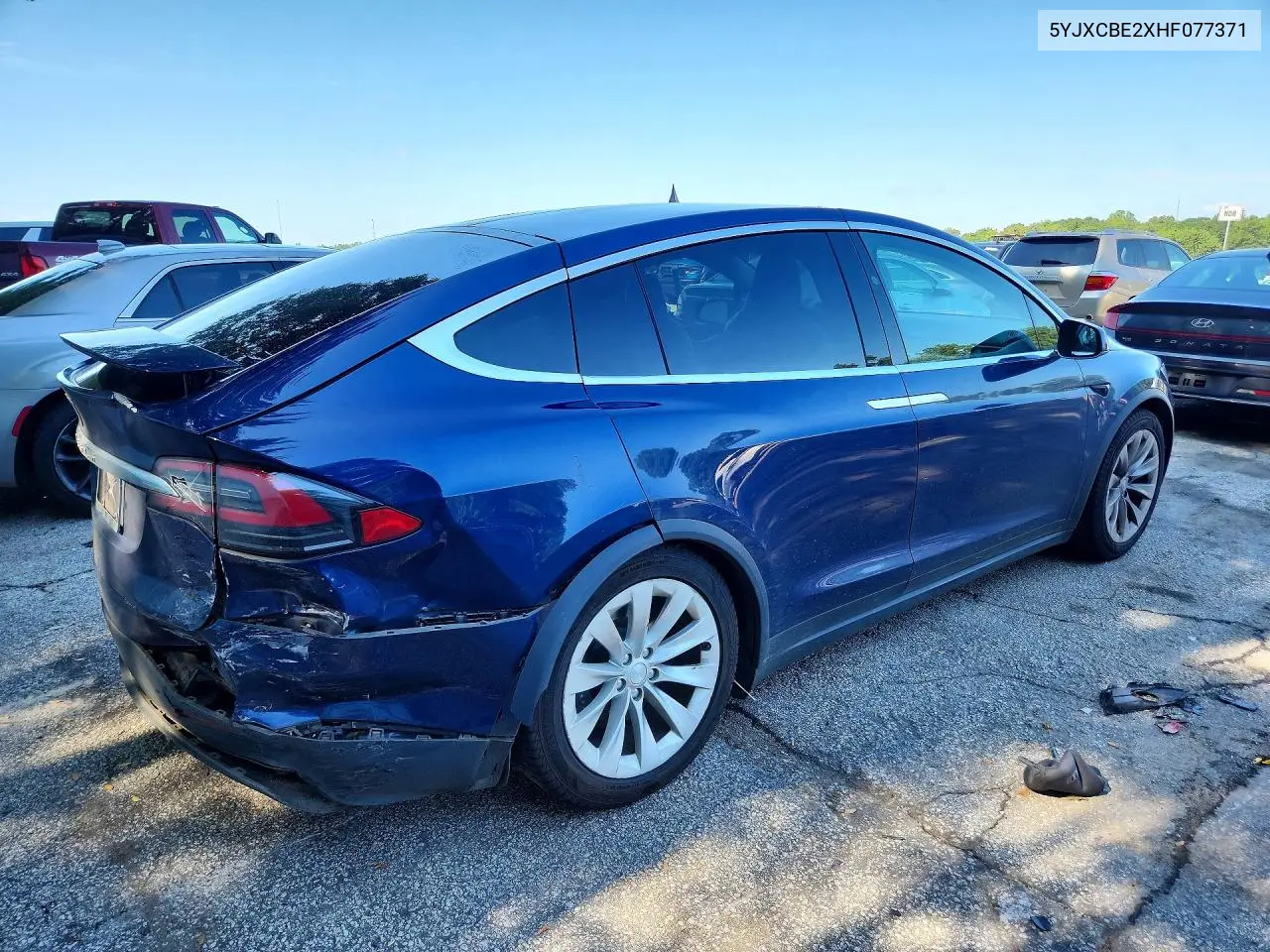 2017 Tesla Model X VIN: 5YJXCBE2XHF077371 Lot: 61357976