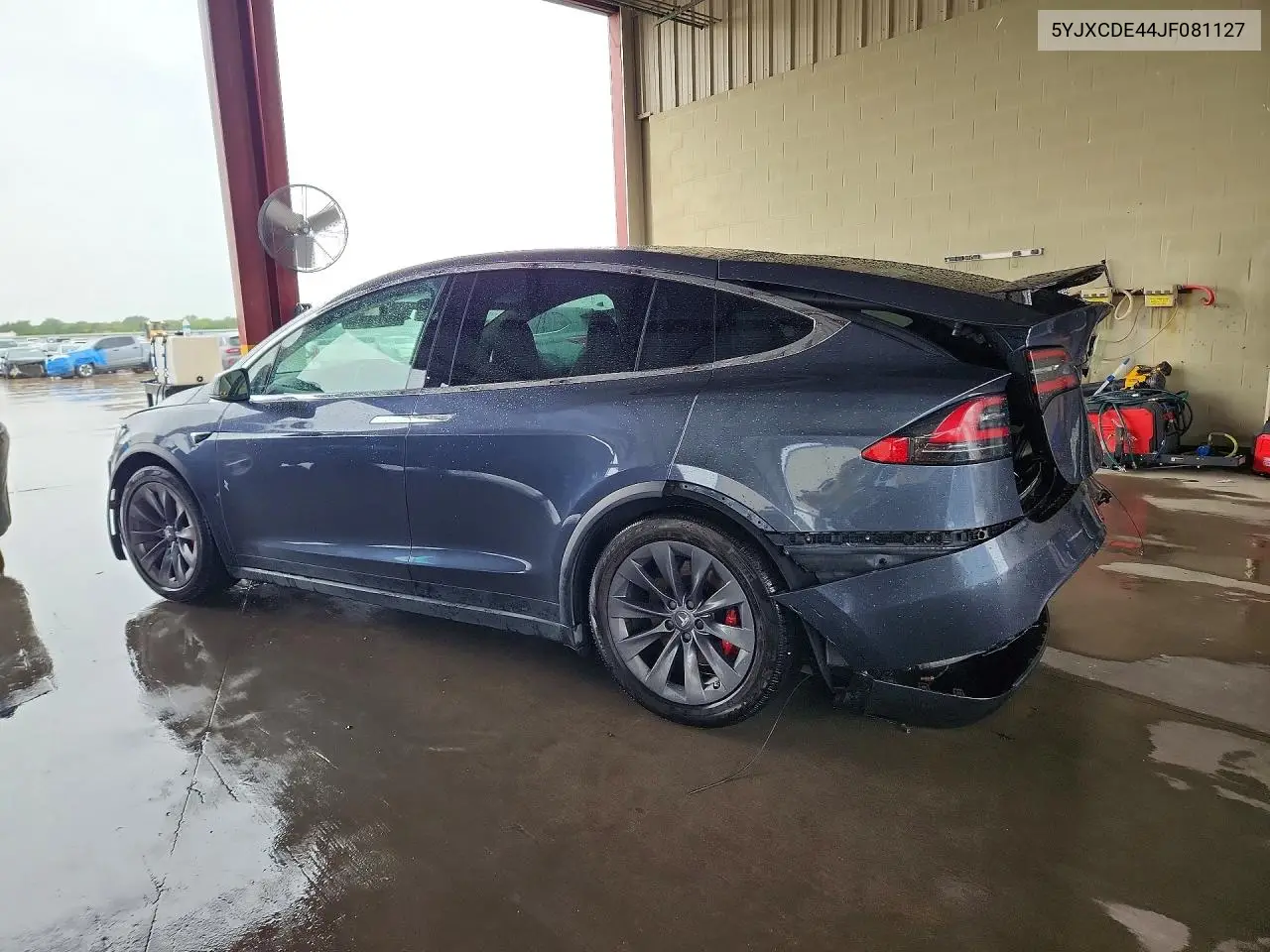 2018 Tesla Model X VIN: 5YJXCDE44JF081127 Lot: 61046746