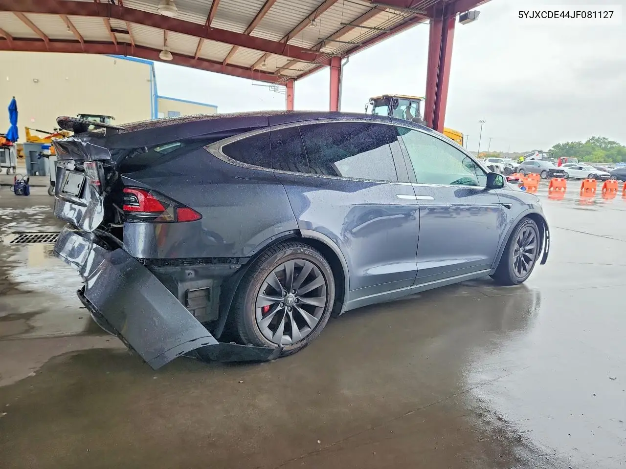 2018 Tesla Model X VIN: 5YJXCDE44JF081127 Lot: 61046746