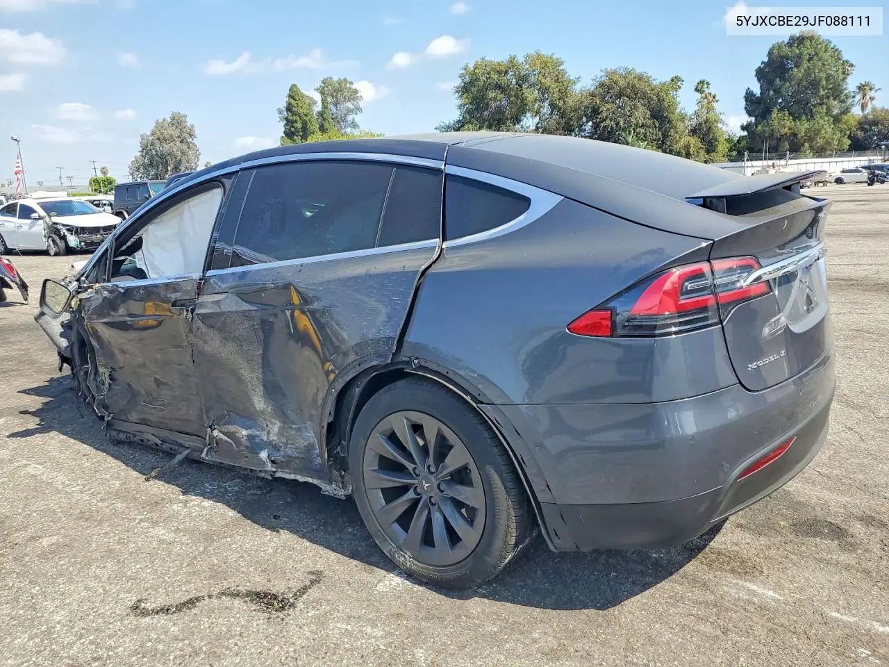 2018 Tesla Model X VIN: 5YJXCBE29JF088111 Lot: 85990035
