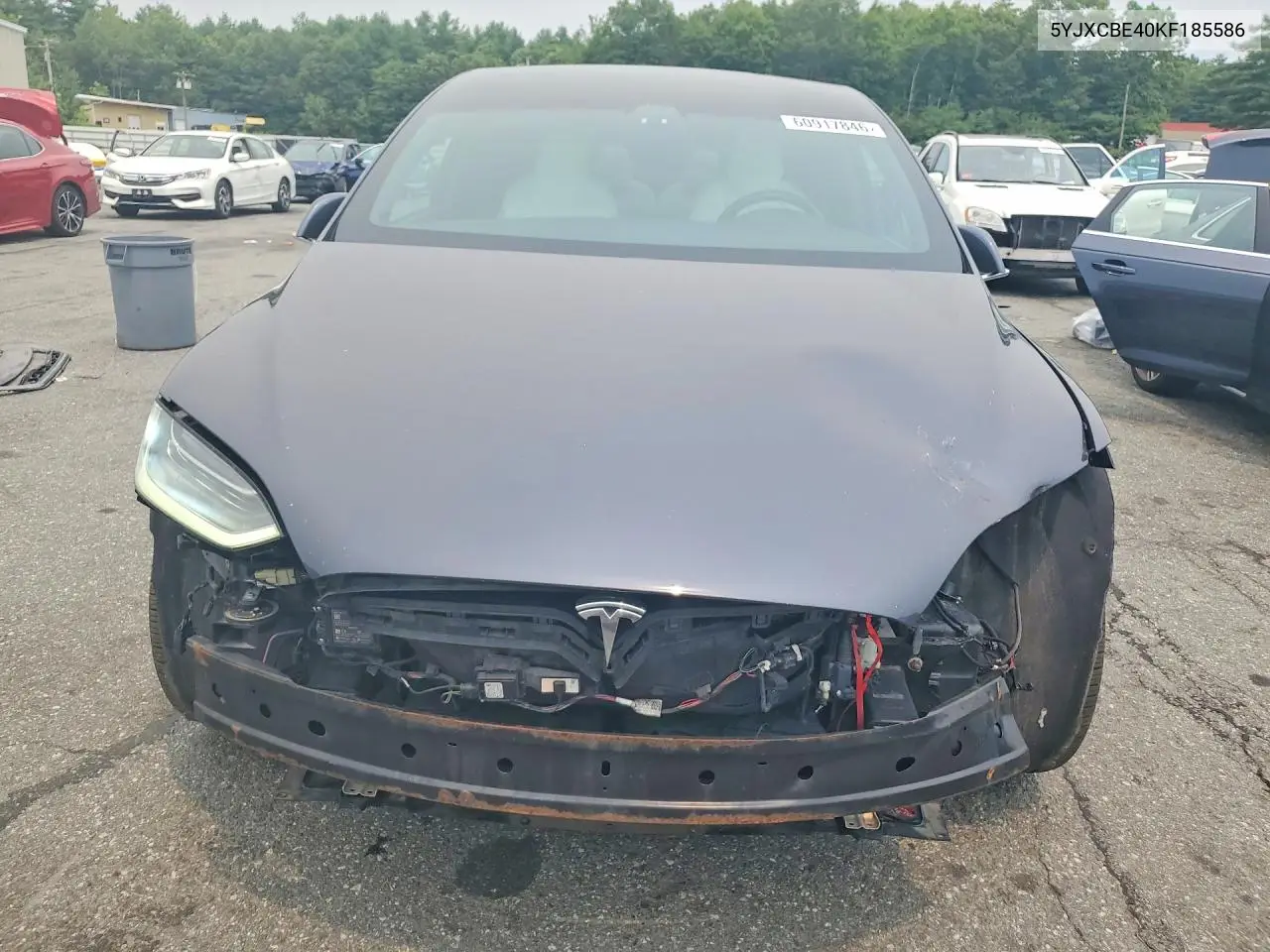 2019 Tesla Model X VIN: 5YJXCBE40KF185586 Lot: 60917846