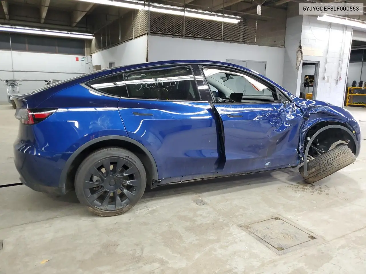 2020 Tesla Model Y VIN: 5YJYGDEF8LF000563 Lot: 52551125