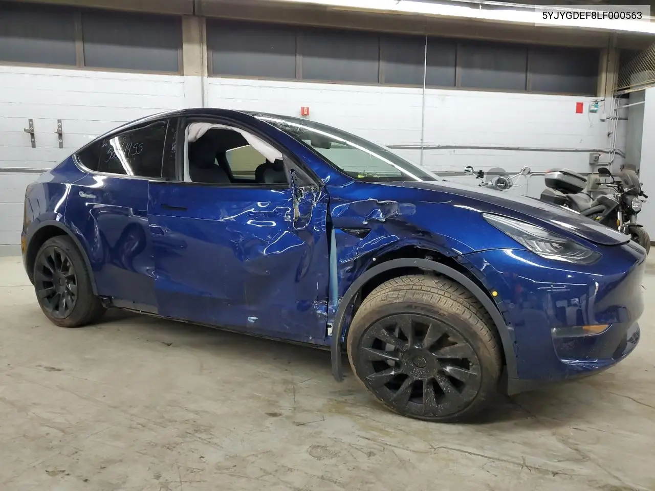 2020 Tesla Model Y VIN: 5YJYGDEF8LF000563 Lot: 52551125