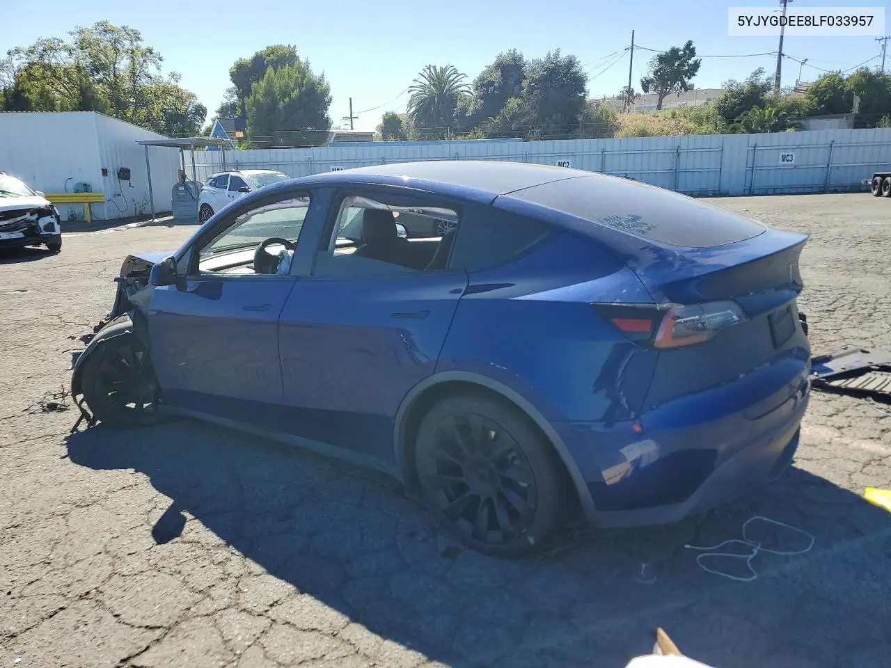 2020 Tesla Model Y VIN: 5YJYGDEE8LF033957 Lot: 61180396