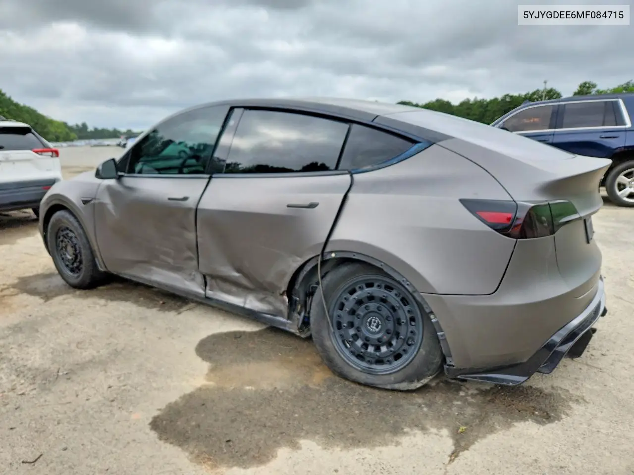 2021 Tesla Model Y VIN: 5YJYGDEE6MF084715 Lot: 57008856