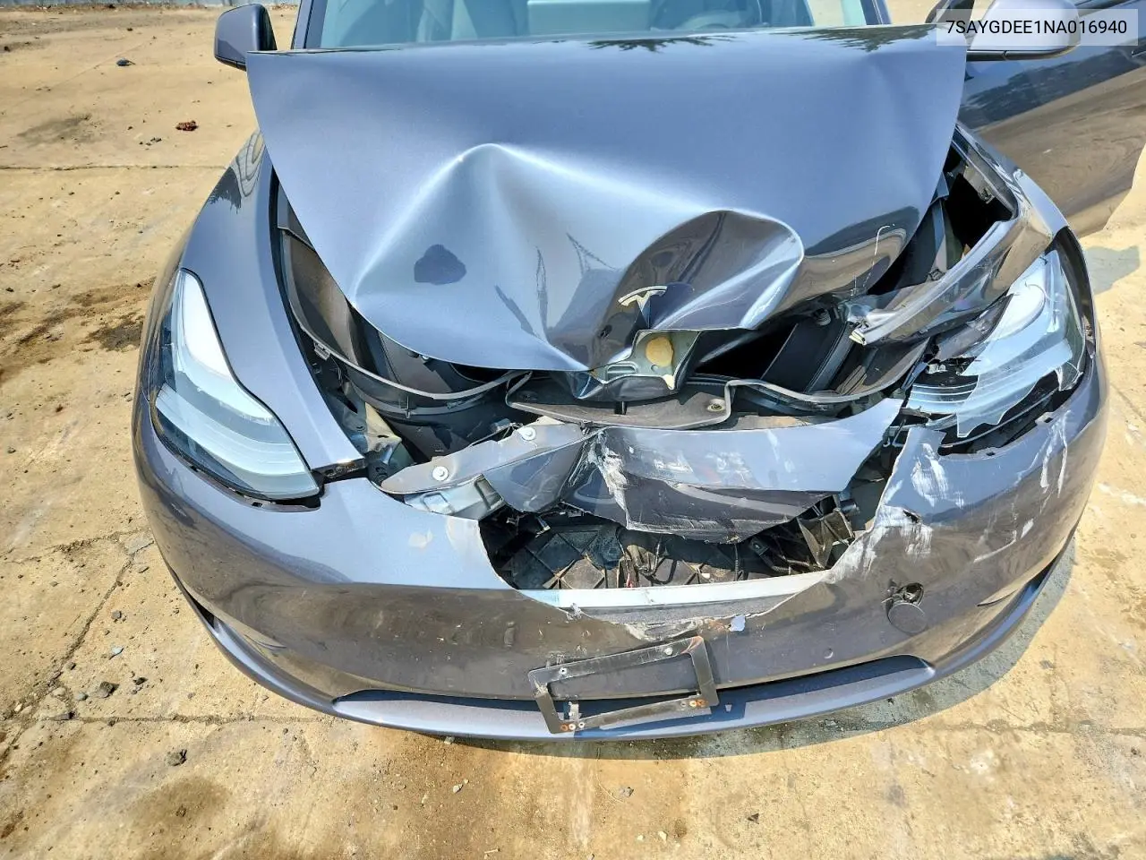 2022 Tesla Model Y VIN: 7SAYGDEE1NA016940 Lot: 61770036