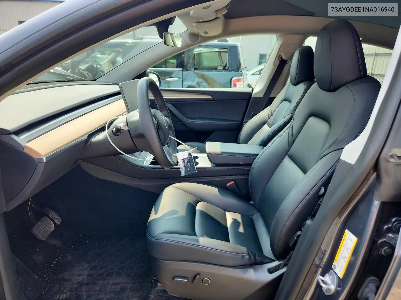 2022 Tesla Model Y VIN: 7SAYGDEE1NA016940 Lot: 61770036