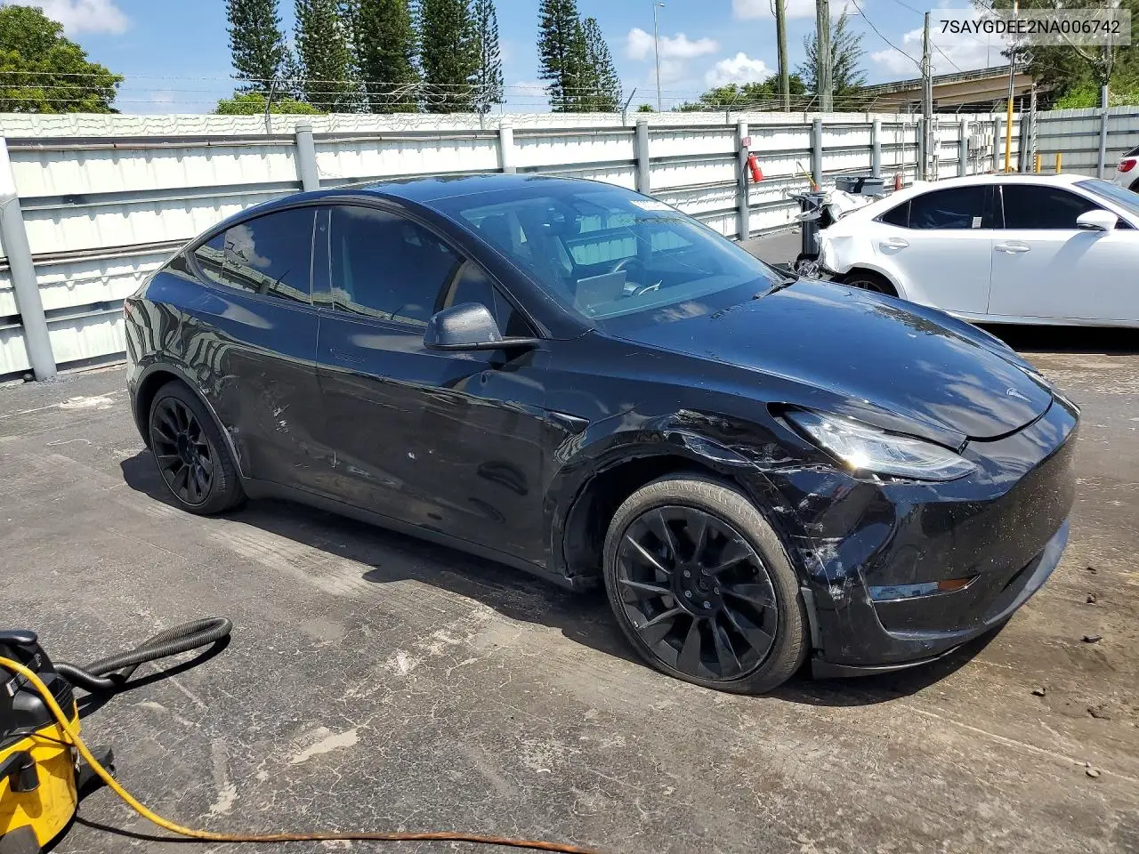 2022 Tesla Model Y VIN: 7SAYGDEE2NA006742 Lot: 62020416