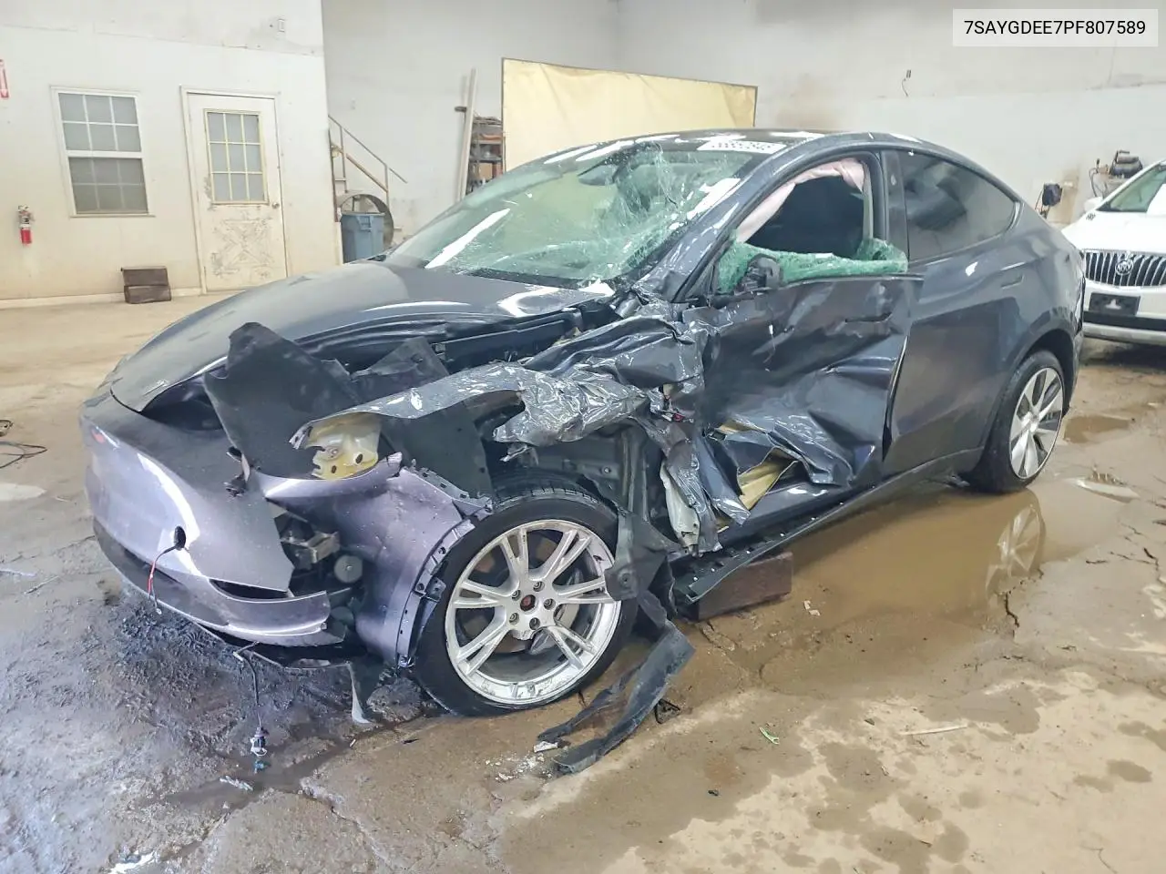 2023 Tesla Model Y VIN: 7SAYGDEE7PF807589 Lot: 56850846