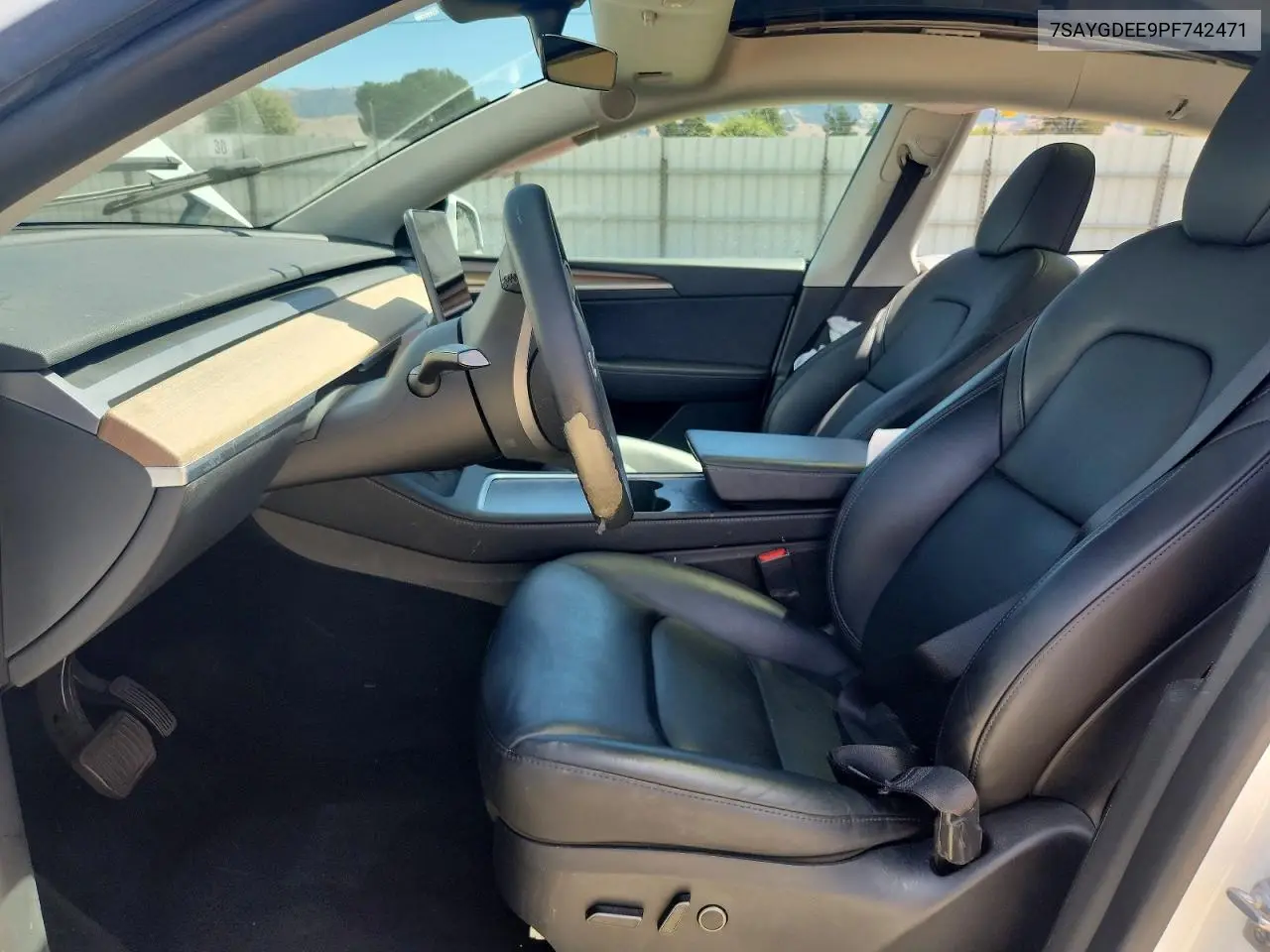 2023 Tesla Model Y VIN: 7SAYGDEE9PF742471 Lot: 61951506