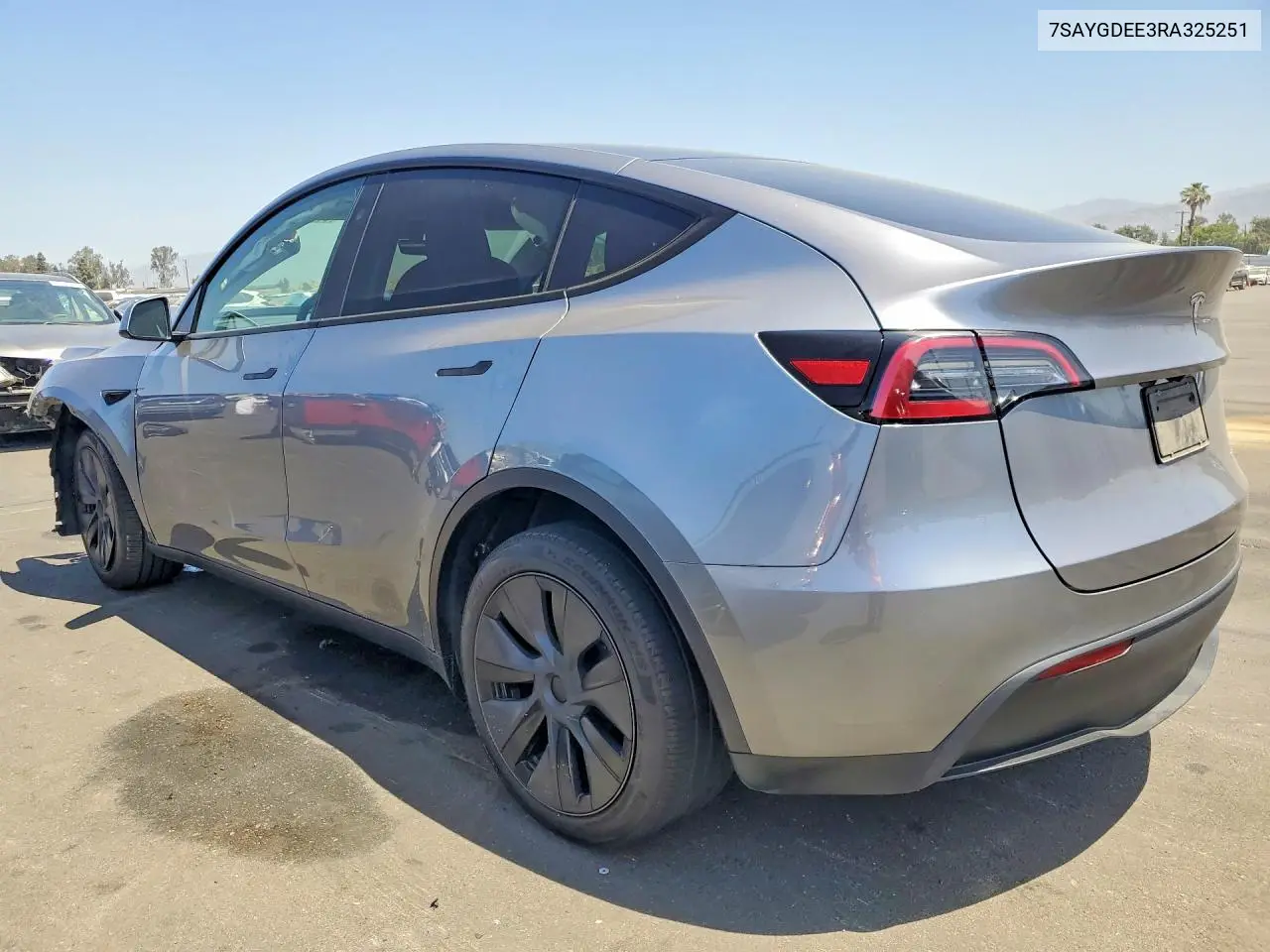 2024 Tesla Model Y VIN: 7SAYGDEE3RA325251 Lot: 56825356