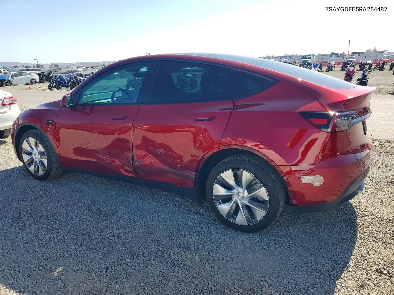 2024 Tesla Model Y VIN: 7SAYGDEE5RA254487 Lot: 57273726