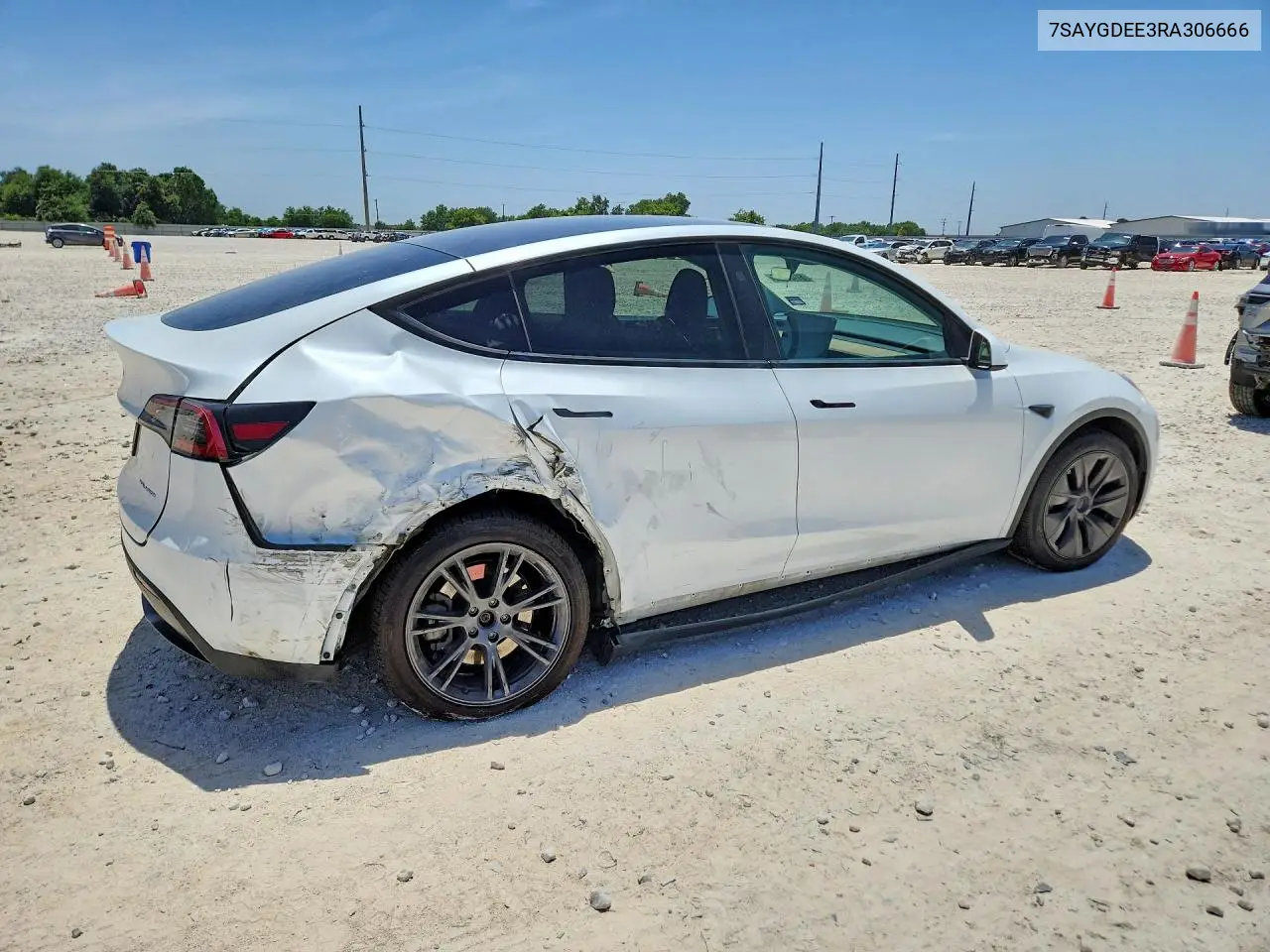 2024 Tesla Model Y VIN: 7SAYGDEE3RA306666 Lot: 61425356