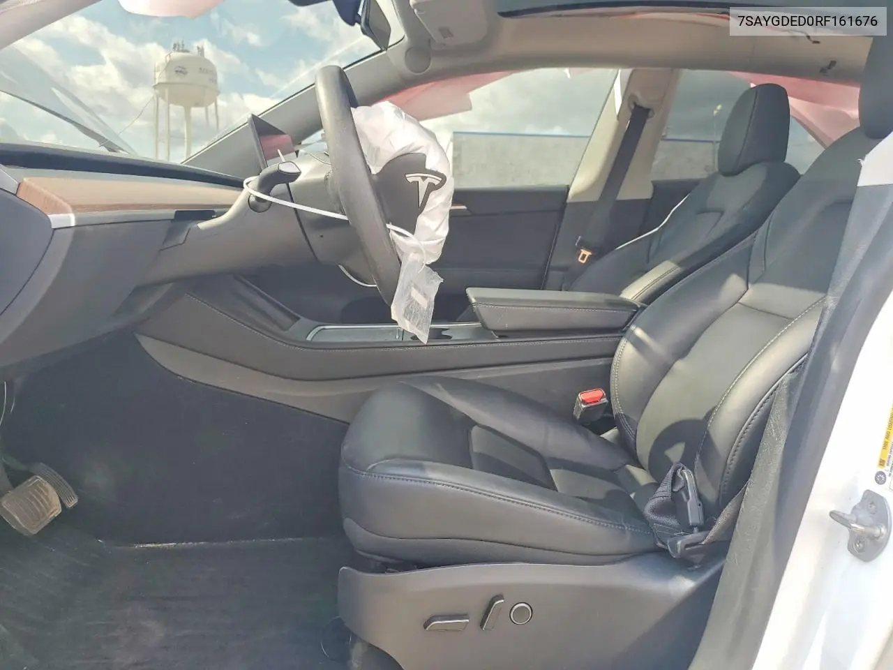 2024 Tesla Model Y VIN: 7SAYGDED0RF161676 Lot: 61889916