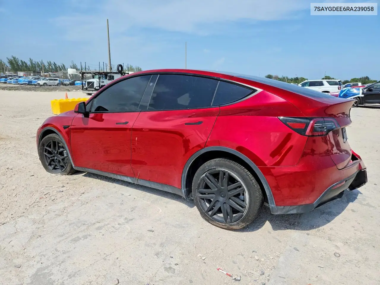 2024 Tesla Model Y VIN: 7SAYGDEE6RA239058 Lot: 61923156