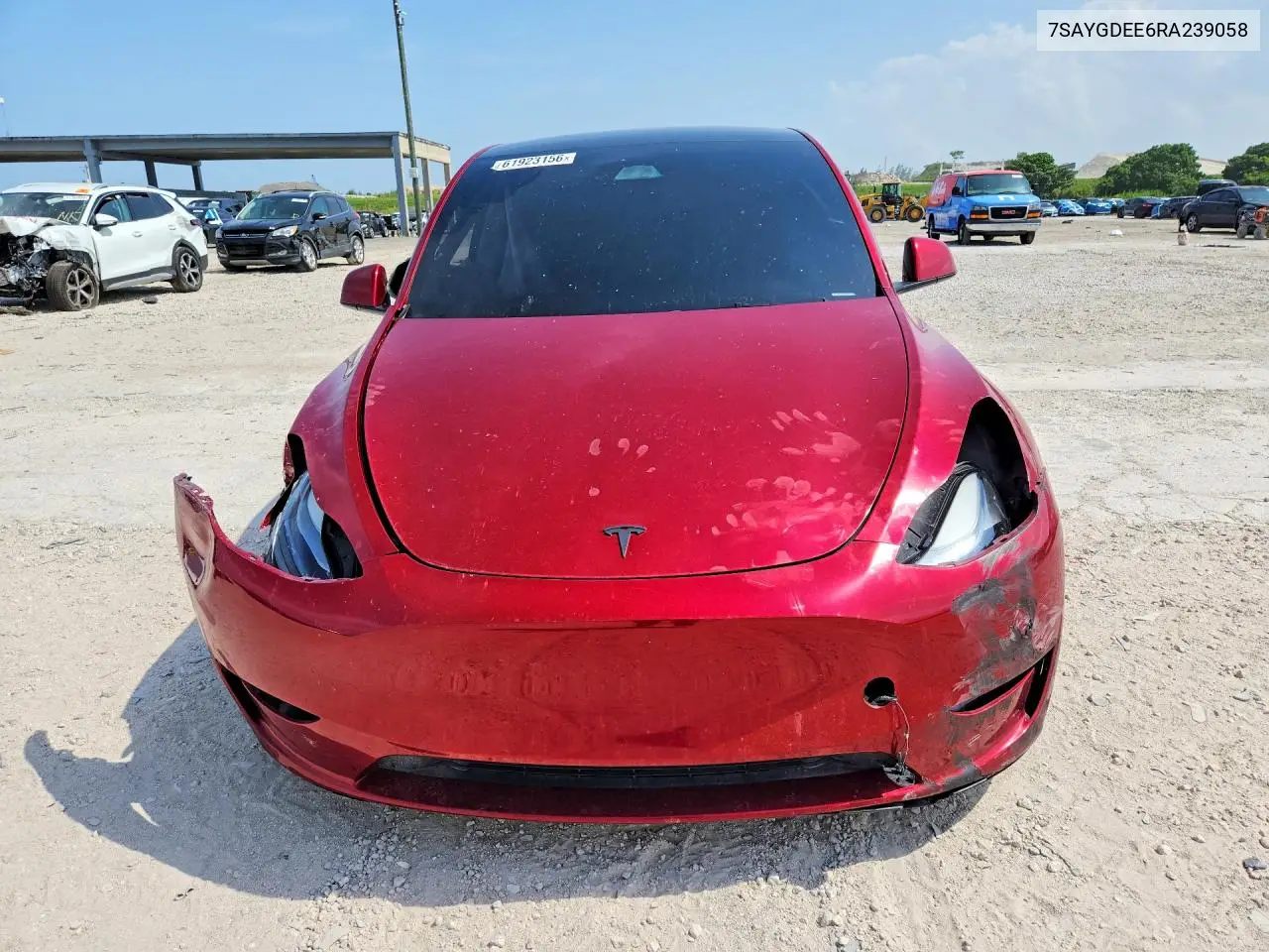 2024 Tesla Model Y VIN: 7SAYGDEE6RA239058 Lot: 61923156