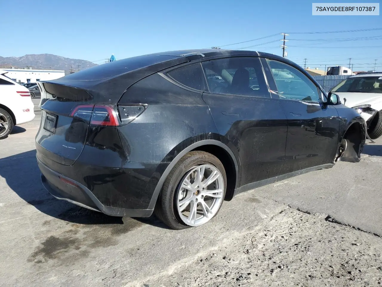 7SAYGDEE8RF107387 2024 Tesla Y