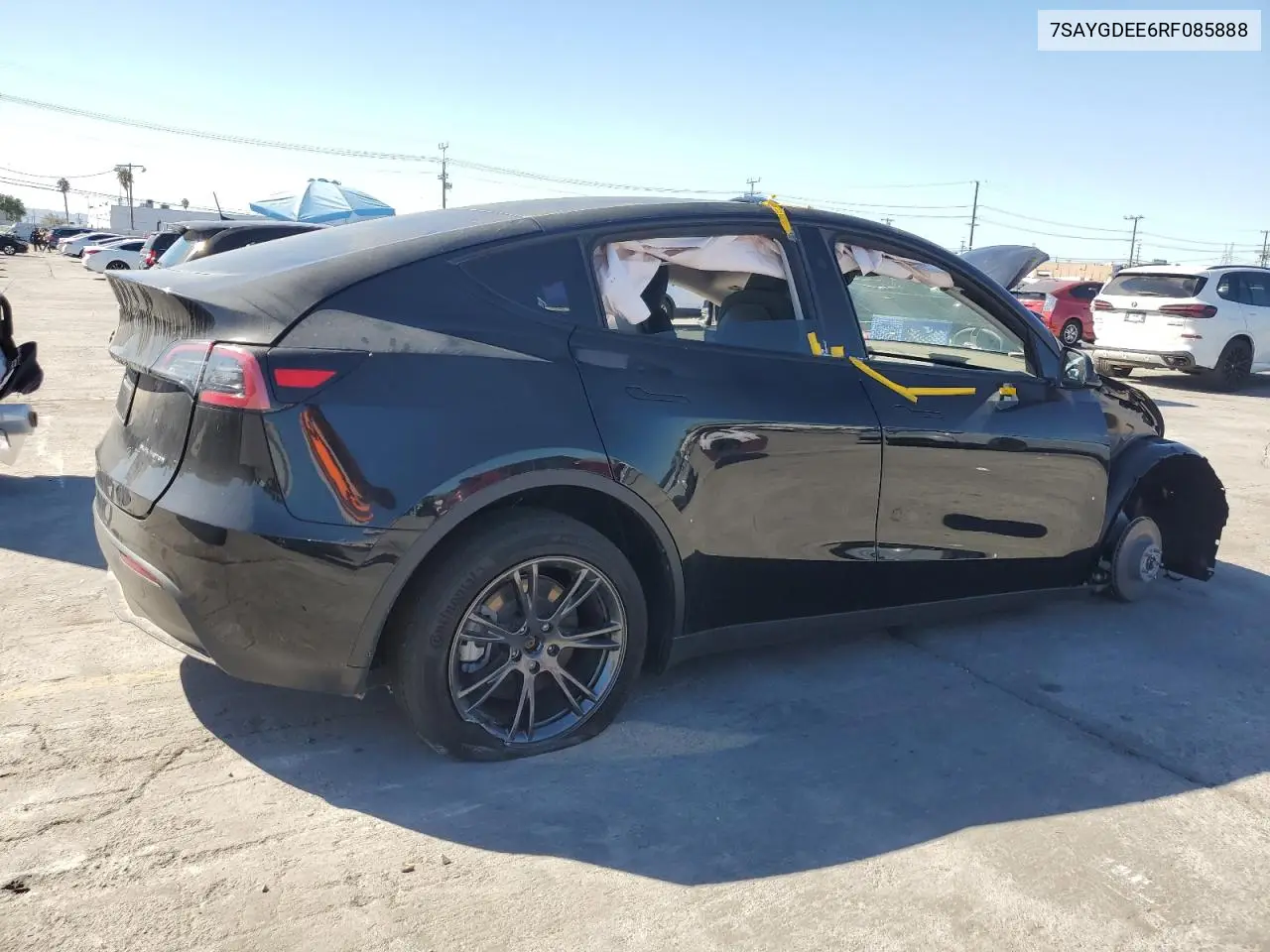 7SAYGDEE6RF085888 2024 Tesla Y