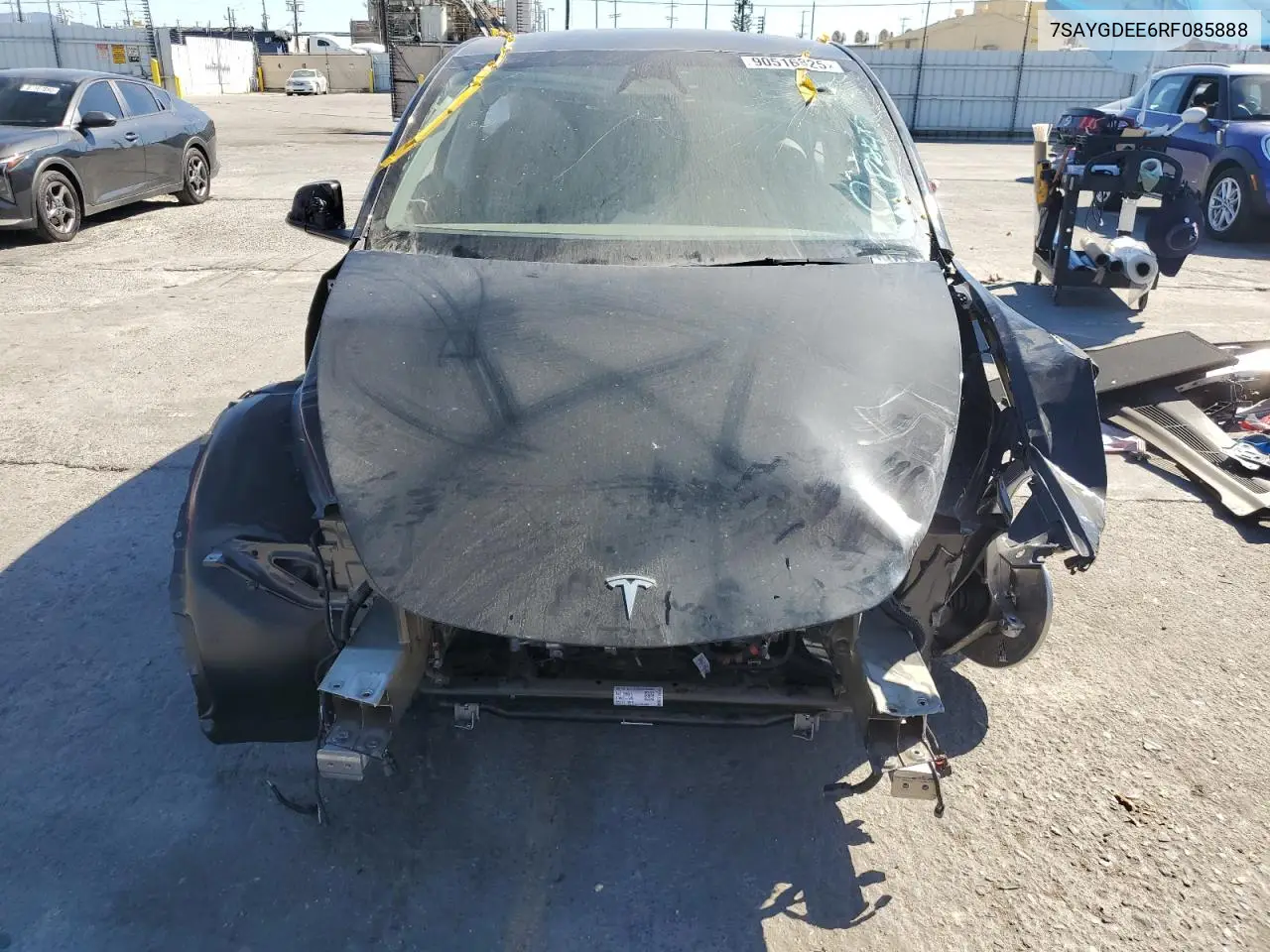 7SAYGDEE6RF085888 2024 Tesla Y