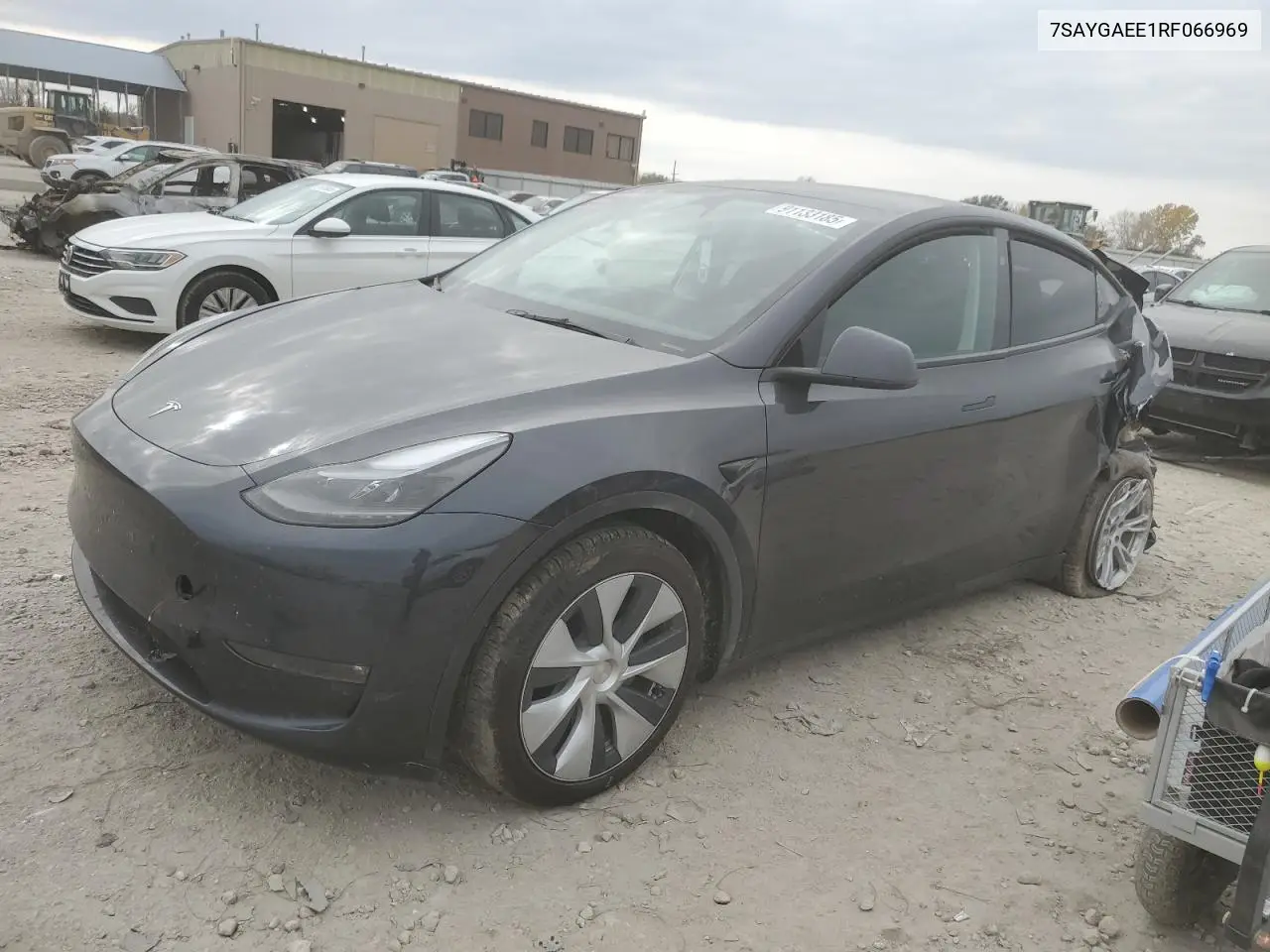 7SAYGAEE1RF066969 2024 Tesla Model Y